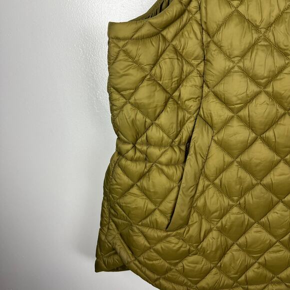 Athleta Whisper Featherless Puffer Vest Quilted Acacia Olive Water Repellent 2X - Picture 8 of 8